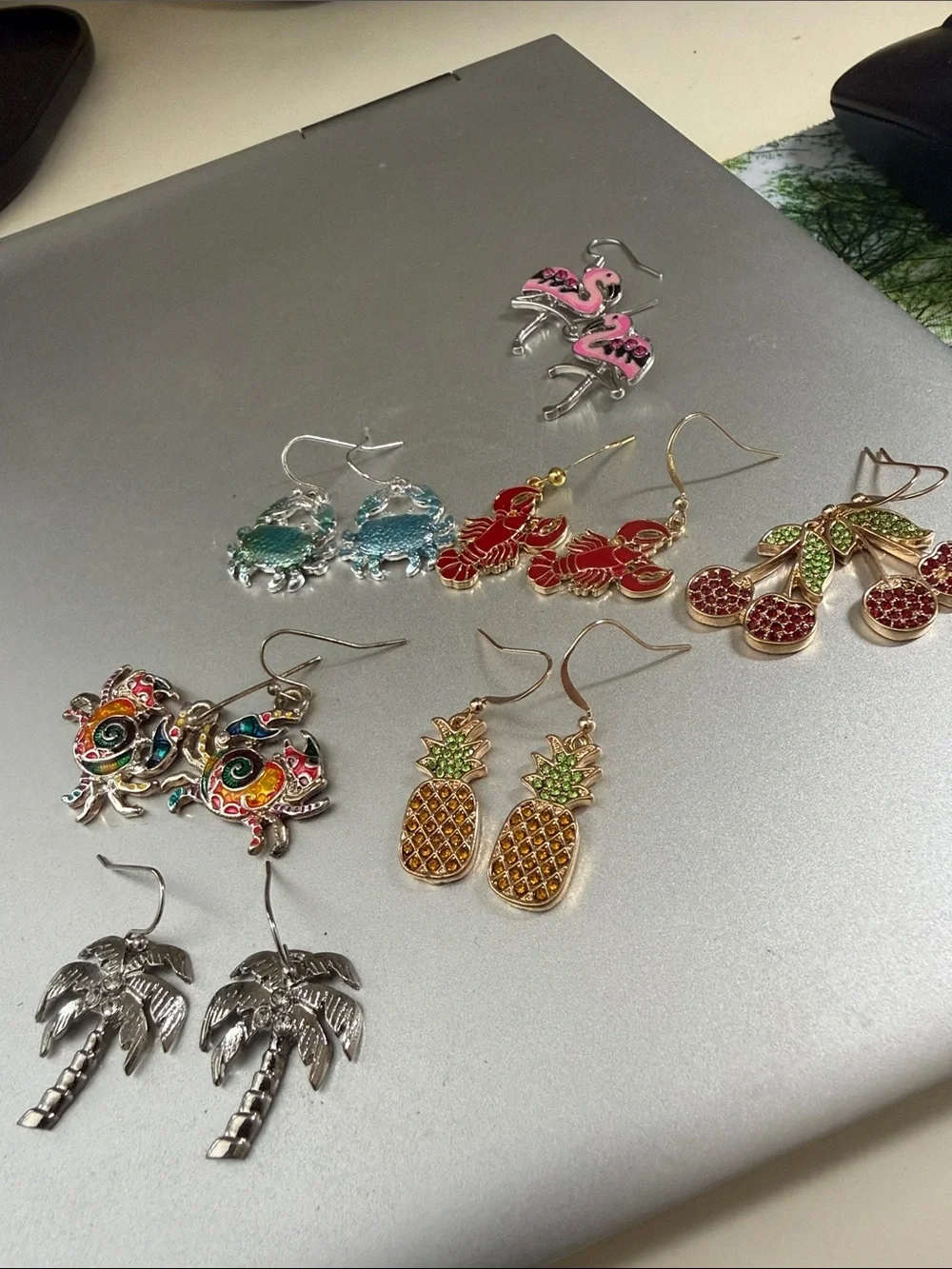 Super cute wire vacation earring grouping NWOT. 7 pairs